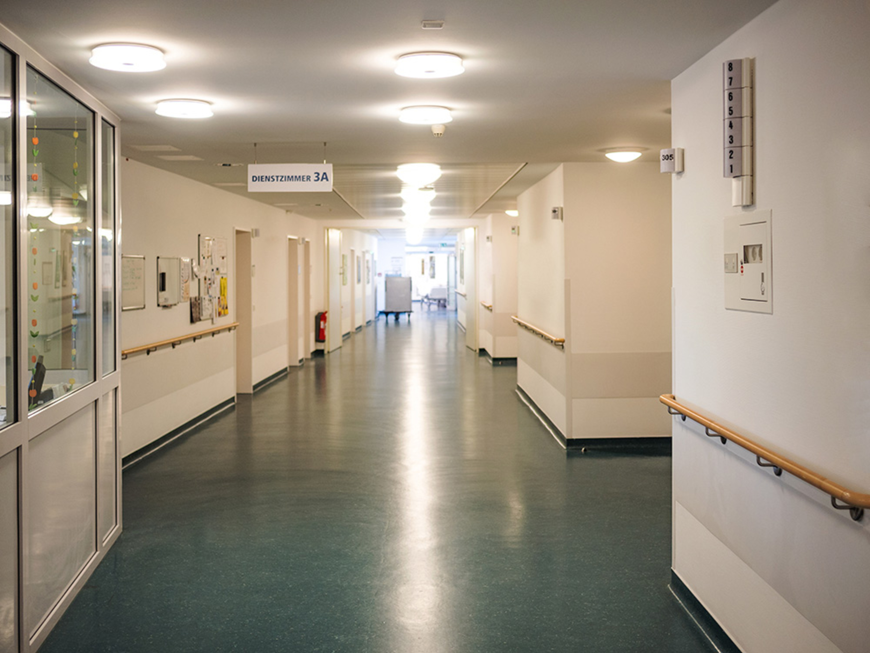 Feststell­anlagen bei Sünkel elektro GmbH in Berlin