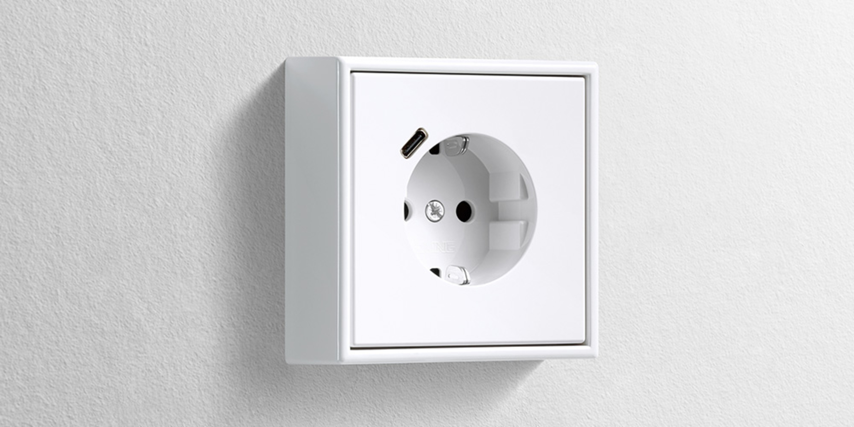 Erweiterter Anschlussraum für die Nachrüstung bei Sünkel elektro GmbH in Berlin